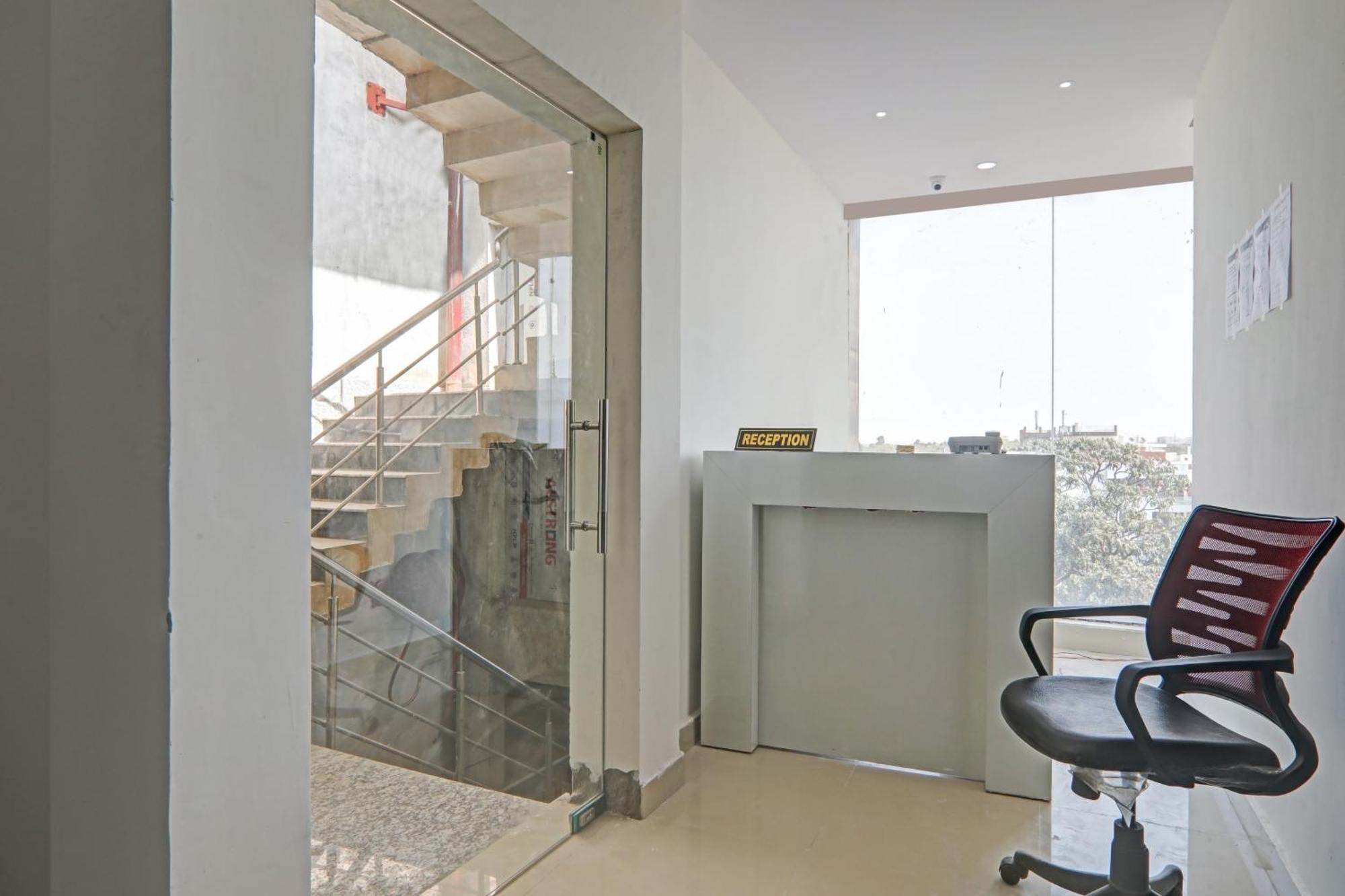 Hotel O Rudra Palace Near Phoenix United לקנאו מראה חיצוני תמונה